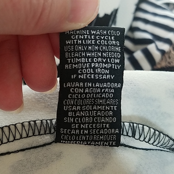 Black and white and red zipper dress - Picture 8 of 8